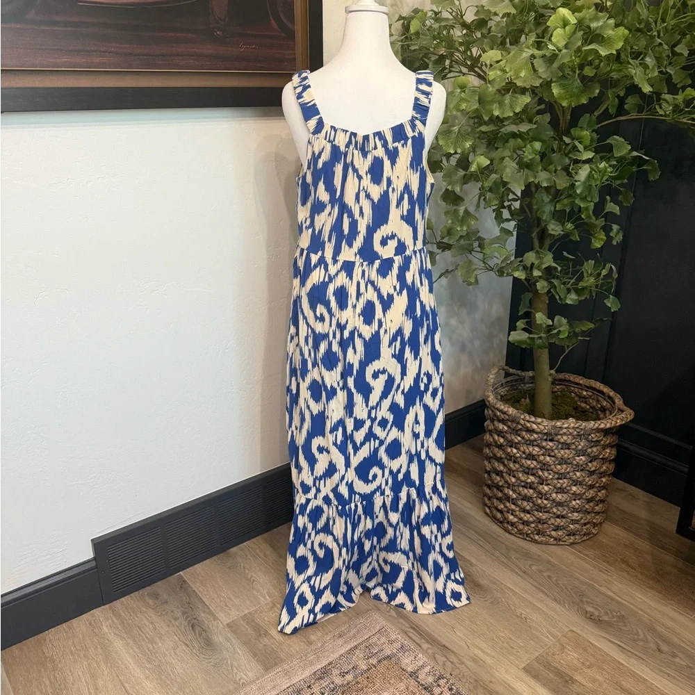 NWOT Evereve Blue and Cream Patterned Maxi Dress - Picture 3 of 11